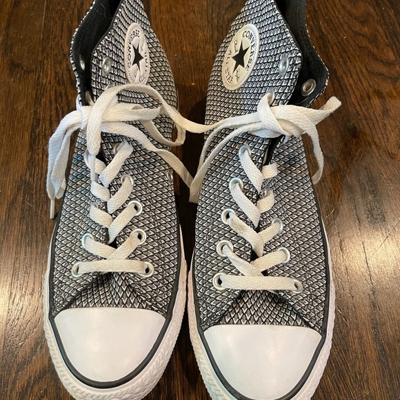 NEW Converse All Star high top sneakers. Size 9. - Picture 4 of 4